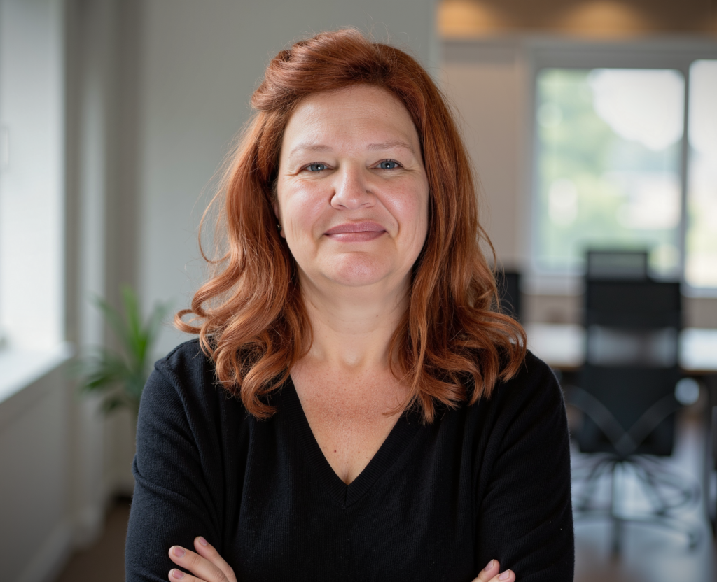 Headshot of Robin Hastings